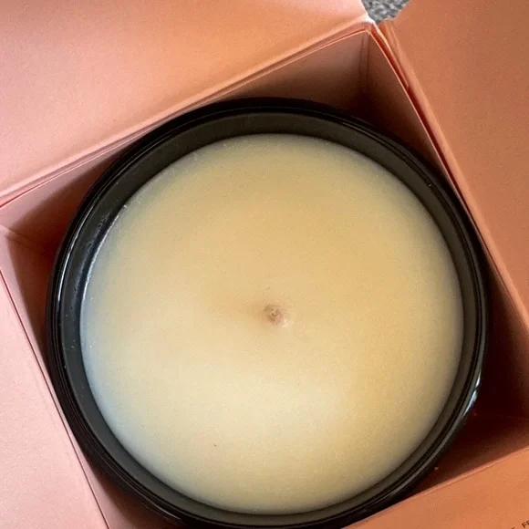 NWT boy smells Cinderose Scented Candle 8.5oz - Picture 4 of 4